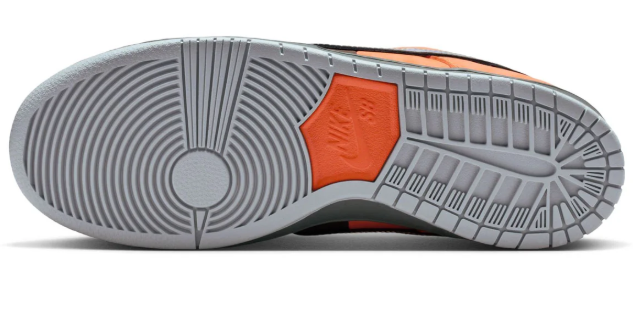 Nike SB Dunk Low Pro 'Muni Fast Pass' Safety Orange/Wolf Grey/Baroque Brown (129)
