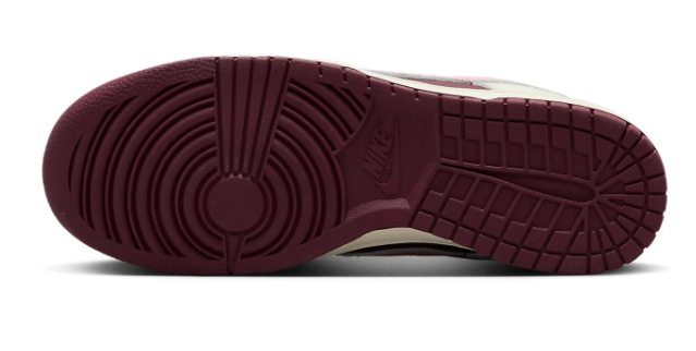 Nike Dunk Low Premium 'Valentine's Day 2023' DR9705-100 (114)